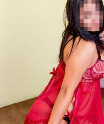 Соблазнительная и страстная дама станет для тебя настоящей находкой! Готова погрузить тебя в мир наслаждения и страсти. Позволь себе быть счастливым уже сегодня! 4202, 25 лет